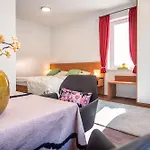 Zum Brandenburger Tor 24h Check In